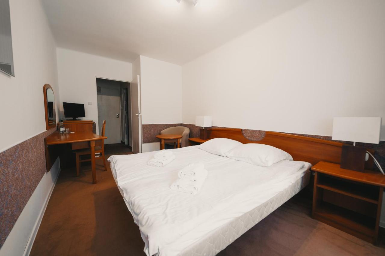 Elita Hotel & Restauracja Iwonicz-Zdrój Eksteriør billede
